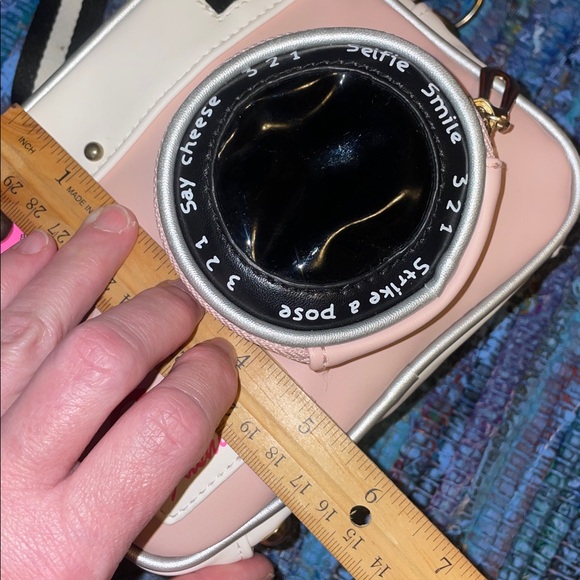 Camera Design Crossbody Bag - Picture 15 of 16